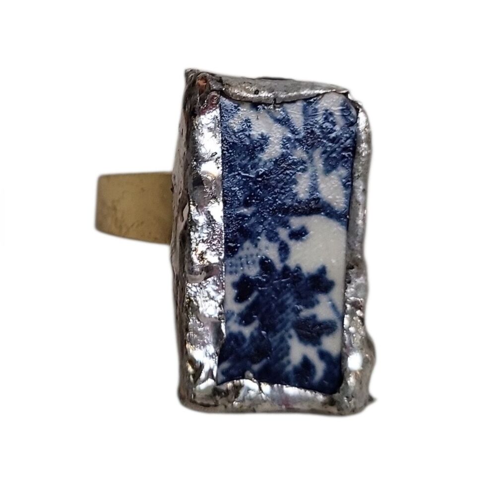 Vintage Liberty Blue Old North Church Broken China Ring